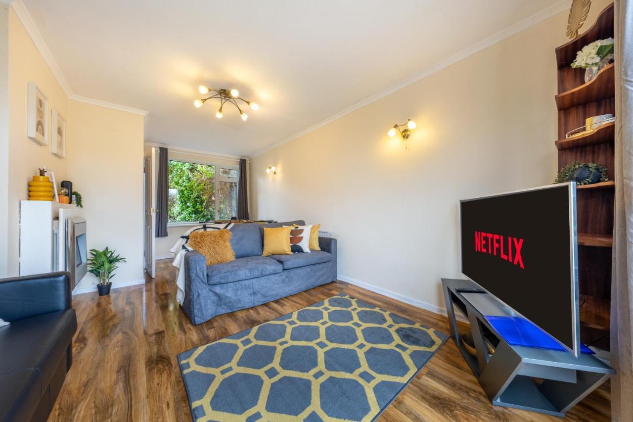 Pierocks Carver Entire House, Hot Tub & Wifi High Wycombe Exterior photo