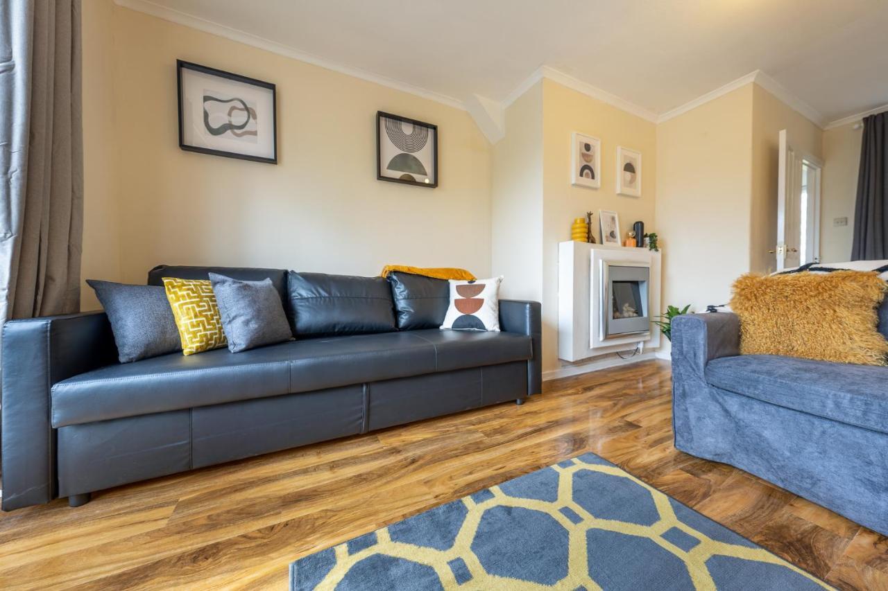 Pierocks Carver Entire House, Hot Tub & Wifi High Wycombe Exterior photo