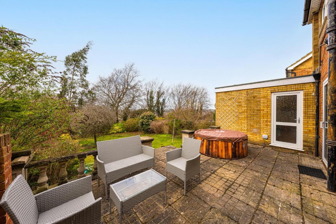 Pierocks Carver Entire House, Hot Tub & Wifi High Wycombe Exterior photo